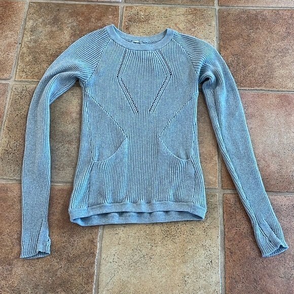 Vintage Lululemon sweater size 4 - Picture 1 of 4